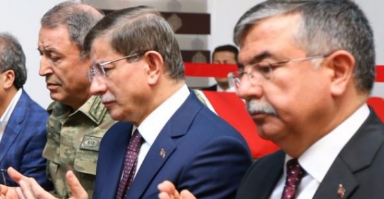 Başbakan Ahmet Davutoğlu, Süleyman Şah Türbesinde inceleme yaptı.