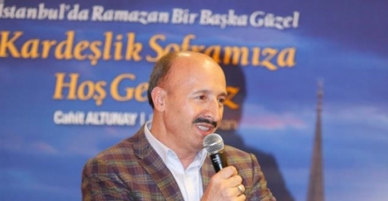 Sultangazi Belediye Başkanı Cahit Altunay, ilçe protokolünü iftar yemeğinde buluşturdu.