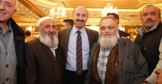 Sultangazi Belediyesi dev çınarları bir araya getirdi.
