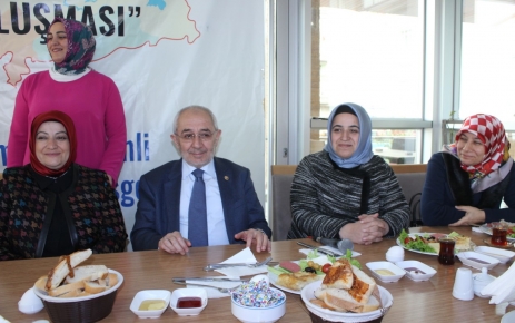  Sultangazi AK Parti Kadın Kollarının  düzenlediği programda, Sivaslılar