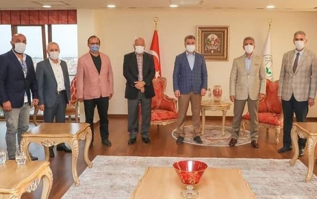 Gaziosmanpaşa Belediye Başkanı Hasan Tahsin Usta'yı, TFF Başkan Vekili Ali