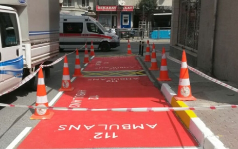 Gaziosmanpaşa Belediyesi tarafından ilçede devam ettirilen trafik düzenleme çalışmaları insanların