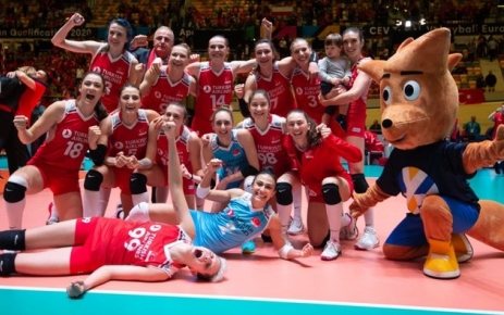 Almanya'yı 3-0 mağlup eden Filenin Sultanları, olimpiyatlara katılma hakkı kazandı.