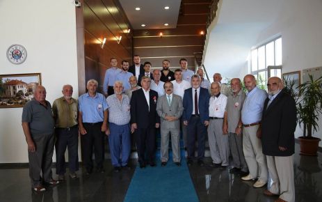 Türkiye’nin Valisi Coş’a ziyaretler sürüyor Türkiye Cami ve Kur’an Kursları Dernekleri Federasyonu üyeleri Vali Hüseyin