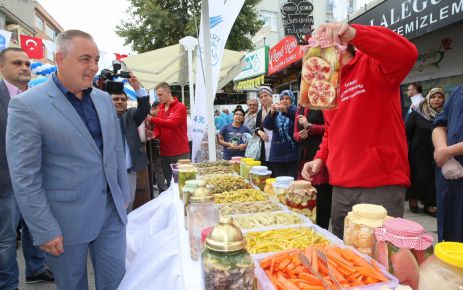 Eyüp Belediyesi 2. Geleneksel Kemerburgaz Turşu Festivali İstanbulluların yoğun katılımı