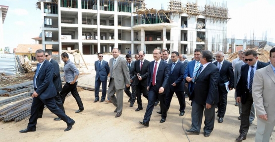 Uşak Valisi Seddar Yavuz,köy,belde,ilçe ziyaretlerini sürdürerek yatırımların kontrolünü yapıp" Bir