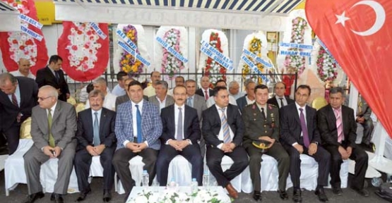 Uşak Valisi Seddar Yavuz"Bölgesel kültür zenginliklerimiz,ülke kültürümüzü gelecek kuşaklara taşır"dedi.