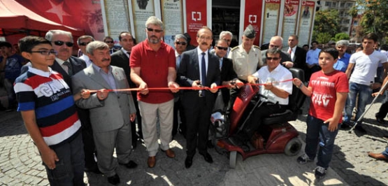 BYEGM Çanakkale 100. Yıl Gezici Müzesi Vali Seddar Yavuz ve