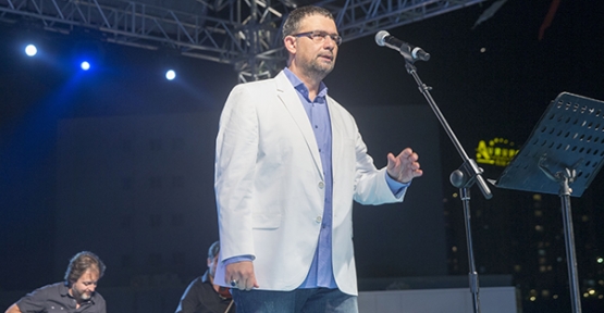 İbrahim Sadri, Gaziosmanpaşalılara duygu dolu anlar yaşattı.