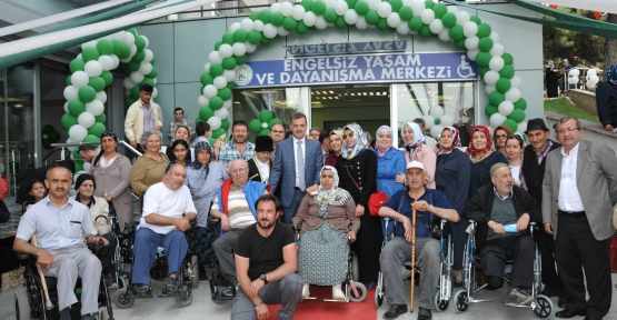 Gaziosmanpaşa Belediye Başkanı Hasan Tahsin Usta,engelsiz yaşam ve dayanışma merkezini