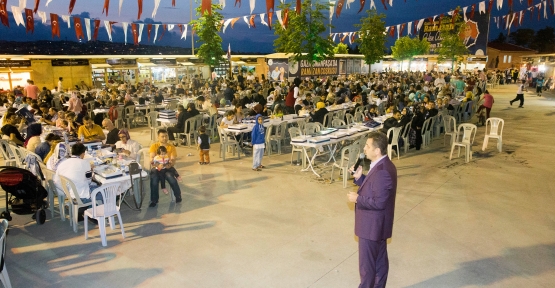 Gaziosmanpaşa Belediye Başkanı Hasan Tahsin Usta,Gaziosmanpaşa'da görev yapan Öğretmenlerle iftarda