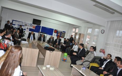Muş  Valisi Seddar Yavuz, İMKB Anadolu Lisesi öğrenci ve