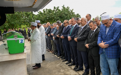 Kocaeli Valisi Seddar Yavuz " İl Müftümüz Sinan Cihan'ın annesi