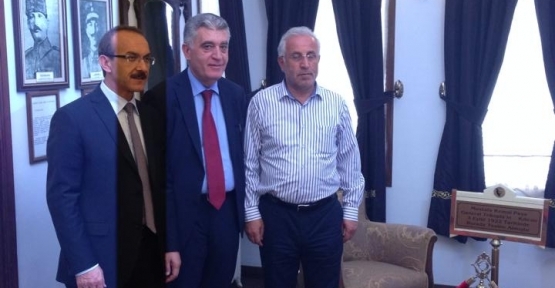 Uşak Valisi Seddar Yavuz, halkla bütünleşerek hizmet ve sosyal projeleri