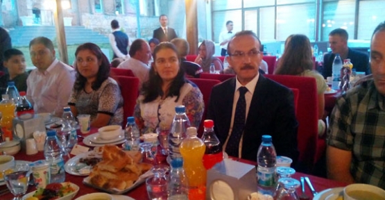Uşak Valisi Seddar Yavuz,Şehit yakınları ve Gazilerle iftar sofrasında birlikte