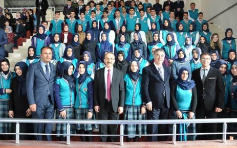 Malazgirt ilçesindeki “Kariyer Günleri Projesi” kapsamında düzenlenen programın ardından Sayın