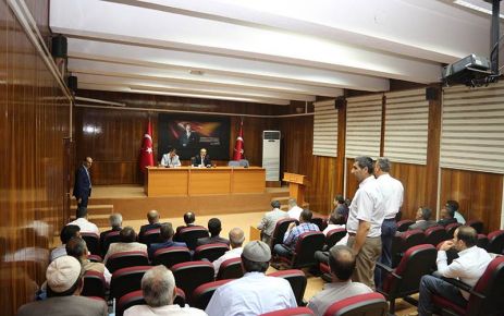 Muş Valisi Seddar Yavuz, köy ve mahalle muhtarları ile bir