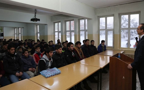 Muş Valisi Seddar Yavuz " İmam Hatipli olmak: Önder olmak,