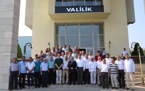Kahraman Sakarya valisi Hüseyin Avni Coş'u  Sakaryalılılar ve Türk