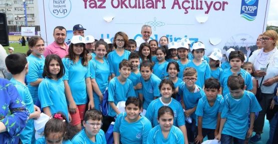 Eyüp Belediye Başkanı Remzi Aydın’ın katılımıyla gerçekleşen törene çocukların ilgisi