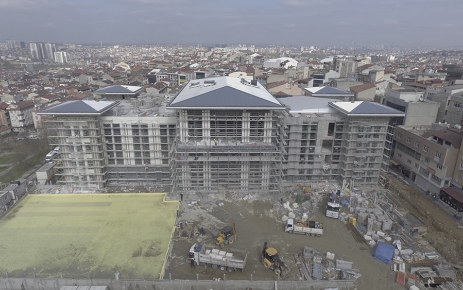 Gaziosmanpaşa Hükümet Konağı, birçok kamu birimini bünyesinde buluşturarak hizmete girmek
