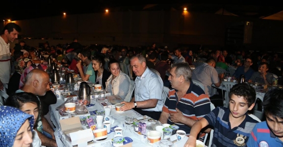 Eyüp Belediye Başkanı Remzi Aydın " Gençlerimizin burada sahur yapması
