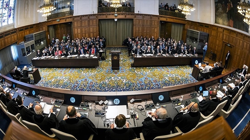 Uluslararası Adalet Divanında (UAD), İsrail'in, işgal ettiği Filistin topraklarındaki uygulamalarının