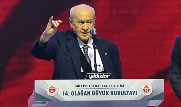 MHP Genel Başkanı Devlet Bahçeli "CHP tanınmaz halde savruluyor." dedi.