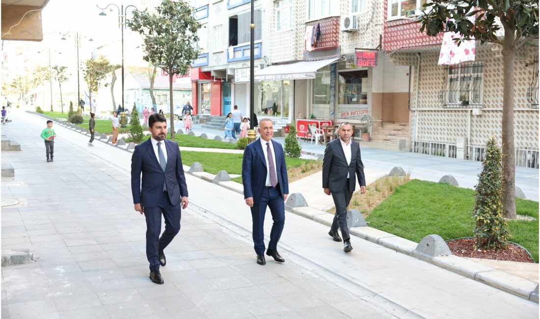 Sultangazi Belediyesi, ilçenin çehresini değiştiren prestij cadde yapım çalışmalarına devam