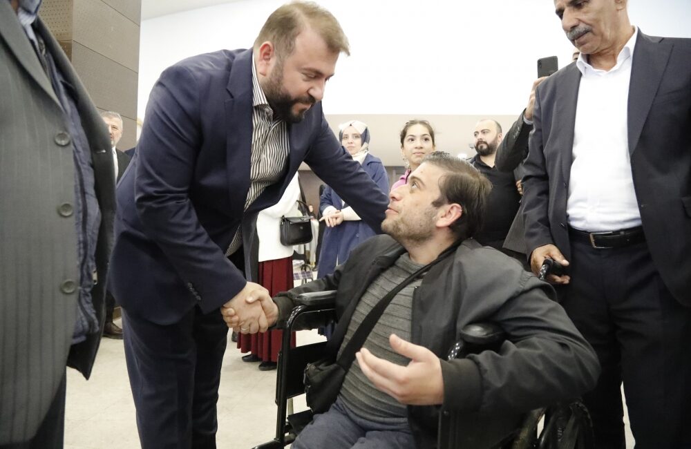 Arnavutköy Belediyesi Davet Salonu’nda Engelli Haftası’na özel dayanışma programı düzenlendi.