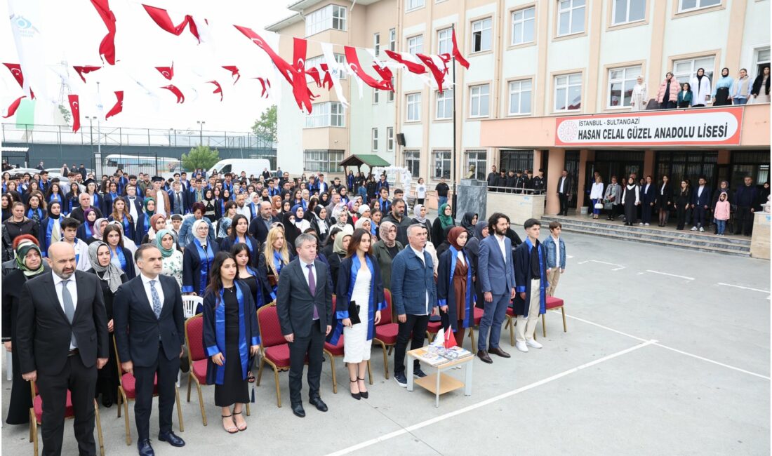 ultangazi Belediyesi, ilçedeki tüm liselerde 12. Sınıf öğrencileri için mezuniyet