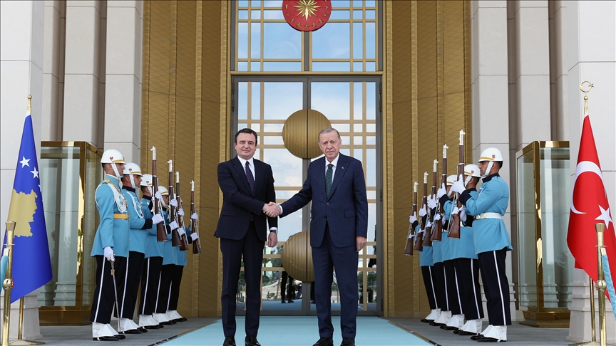Cumhurbaşkanı Recep Tayyip Erdoğan, Kosova Başbakanı Albin Kurti'yi, Cumhurbaşkanlığı Külliyesi'nde