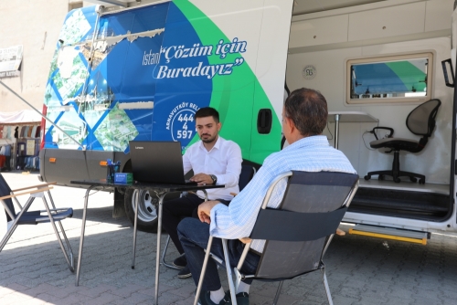 Arnavutköy Belediyesi, Mobil İletişim Aracı ile vatandaşların taleplerine çözüm buluyor.