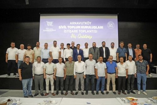 Başkan Mustafa Candaroğlu, ilçedeki dernek başkanlarıyla kahvaltılı bir toplantıda bir
