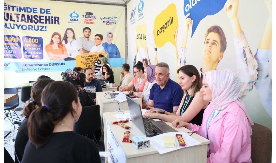 Sultangazili öğrencilere ücretsiz olarak tercih hizmeti verildiği bildirildi.