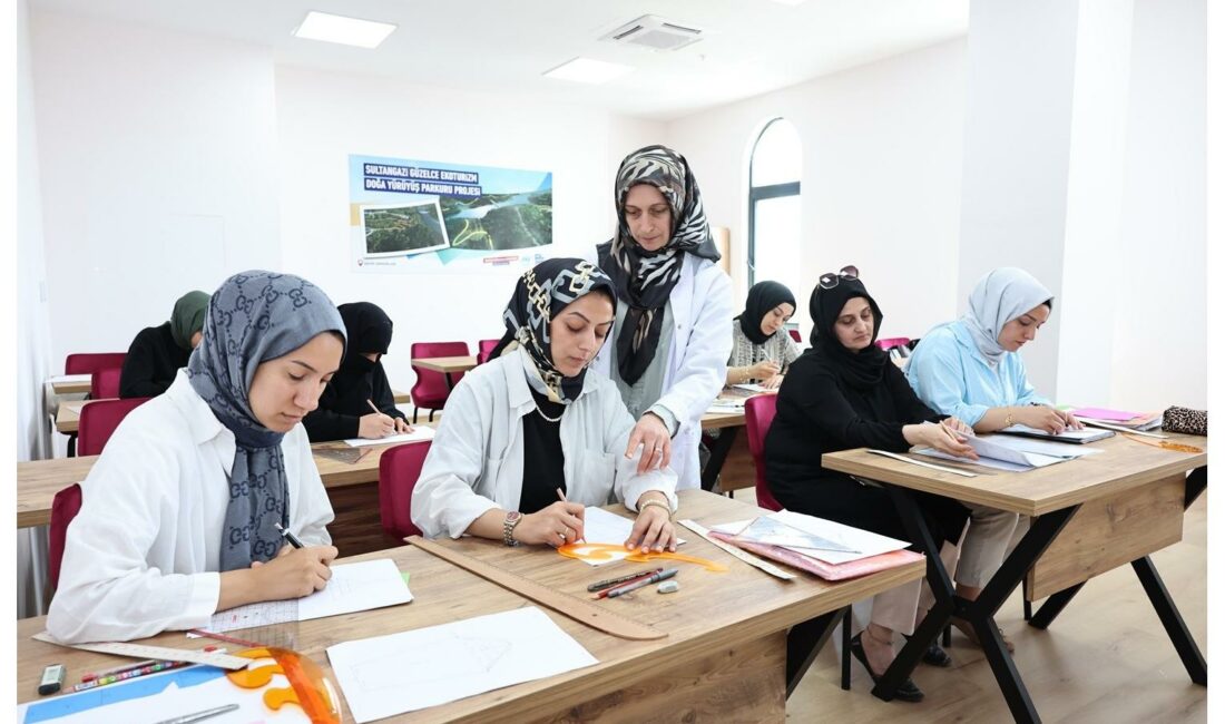 Sultangazi Belediyesi Sanat ve Mesleki Eğitim Kursları yaz boyunca da