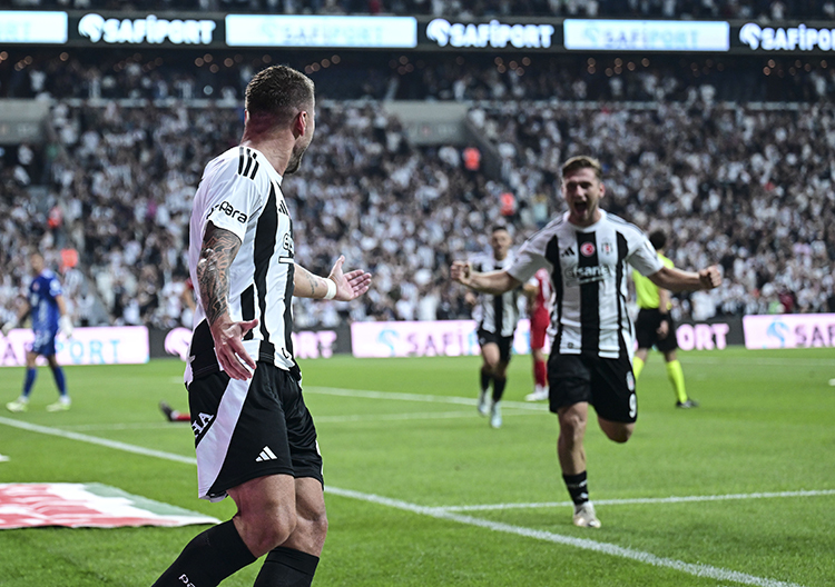 Trendyol Süper Lig'in 2. haftasında Beşiktaş-Antalya'yı 4-2 yendi.