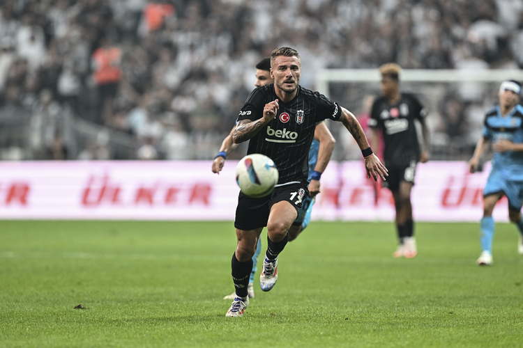 Beşiktaş, İnönü'de İsviçre ekibi Lugano'yu 5-1 yenerek lig aşamasına yükseldi.