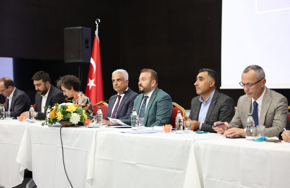 Arnavutköy Belediyesi, ilçede yaşanan ulaşım sorunlarına çözüm bulmak amacıyla İETT