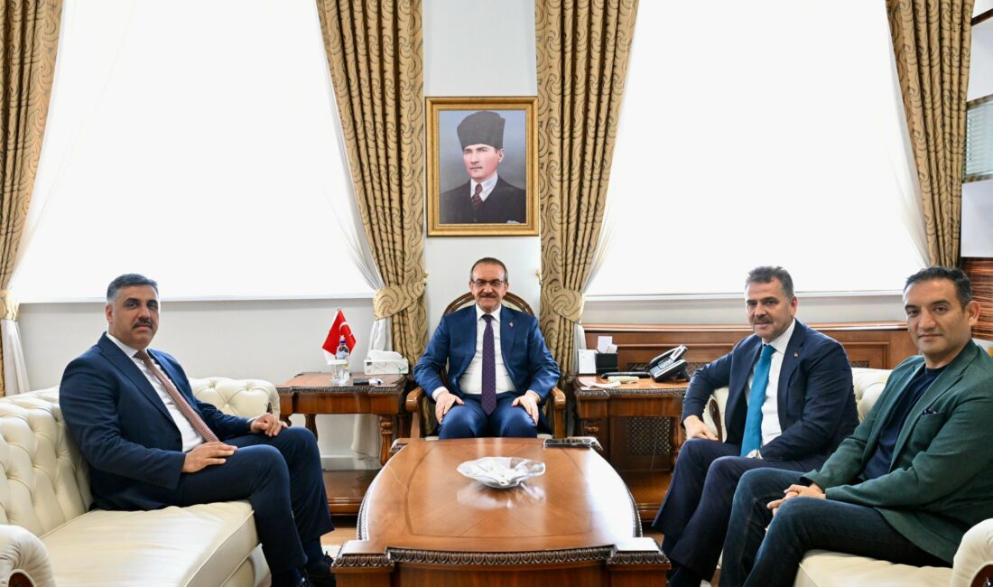 Hasan Tahsin Usta, Malatya Valiliğini ziyaret etti.