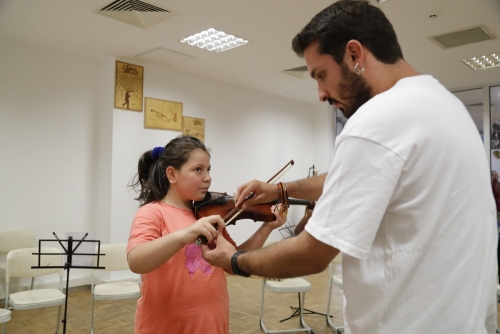 Sanat Akademisi, müzikten resme, tiyatrodan dansa kadar geniş bir yelpazede