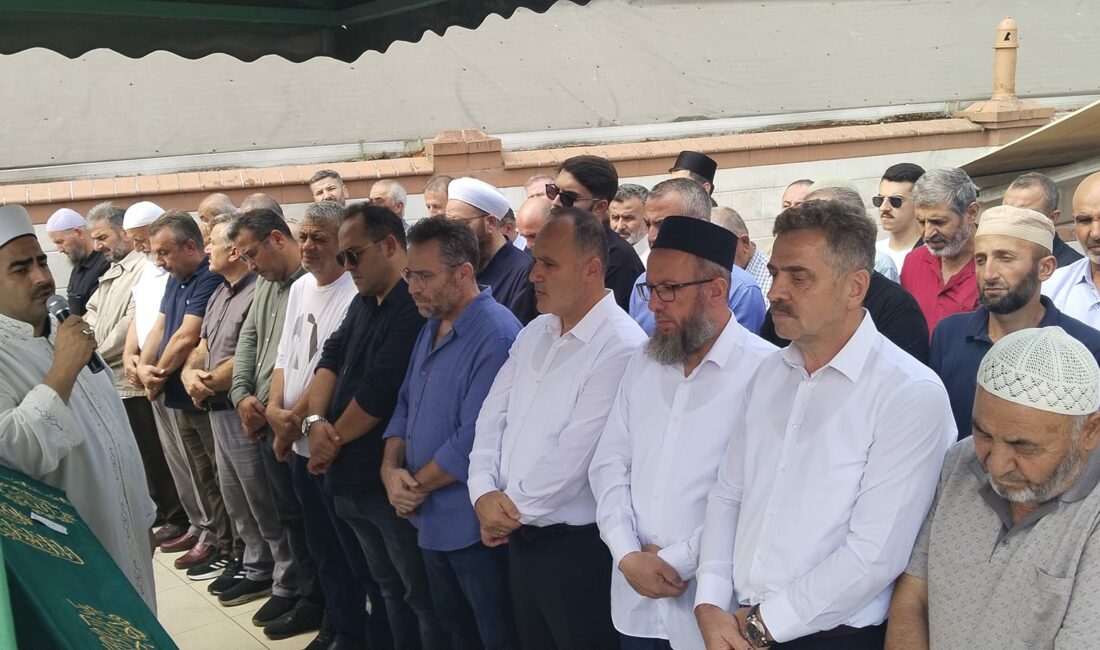 Mevlana eşraflarından Şerif Birk Hakk'a yürüdü.