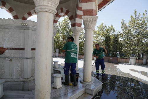 Arnavutköy Belediyesi ilçedeki 15 merkezi camide önemli bir hizmeti hayata