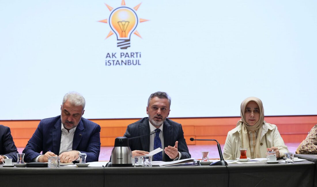 AK Parti İstanbul'da saflar netleşiyor.