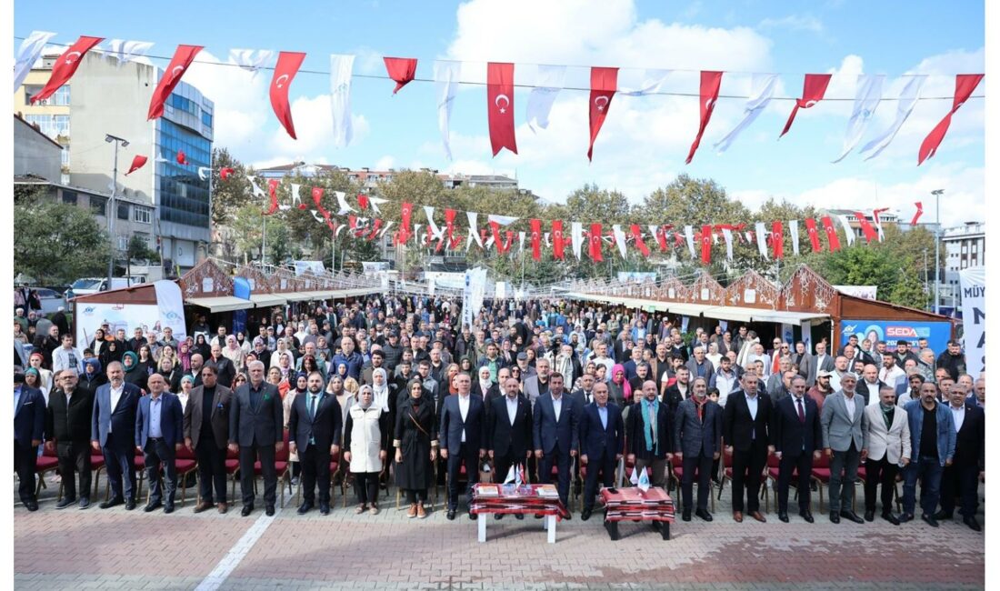 Sultangazi Belediyesi ile Sultangazi Rizeliler Derneği’nin düzenlediği festivalde vatandaşa 2