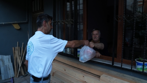 Arnavutköy Belediyesi, gönül belediyeciliği anlayışı ile aşevinde her gün özenle