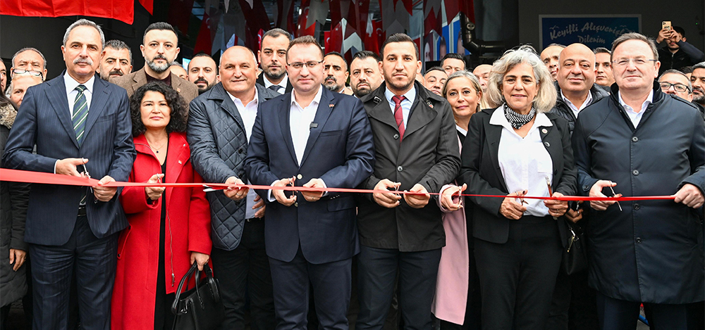 Gaziosmanpaşa Belediye Başkanı Hakan Bahçetepe, farklı mahallelerde yeni kapalı pazar