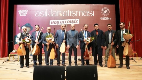 Arnavutköy Belediyesi tarafından düzenlenen kültür etkinlikleri kapsamında ‘Aşıklar Atışması’, Arnavutköy