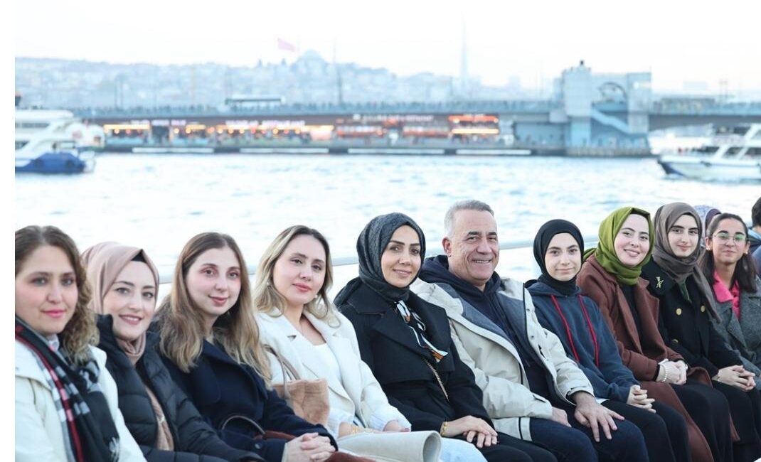Sultangazi Belediyesi, 24 Kasım Öğretmenler Günü vesilesiyle keyifli bir etkinlik