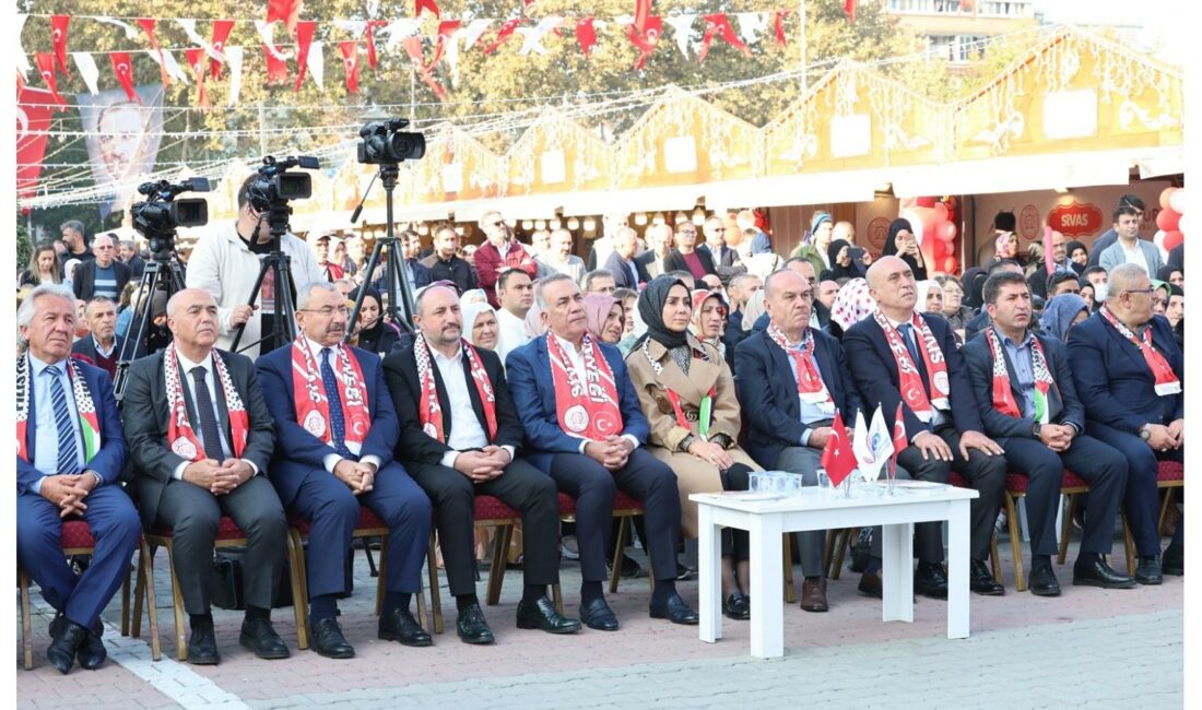 Sivas’ın birbirinden lezzetli yiyecekleri Sultangazi’ye taşındı.